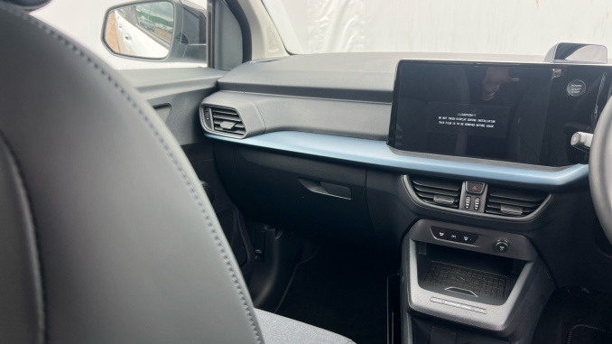 Ford Tourneo Courier 100kW Active 46kWh 5dr Auto Electric Estate - Image 14